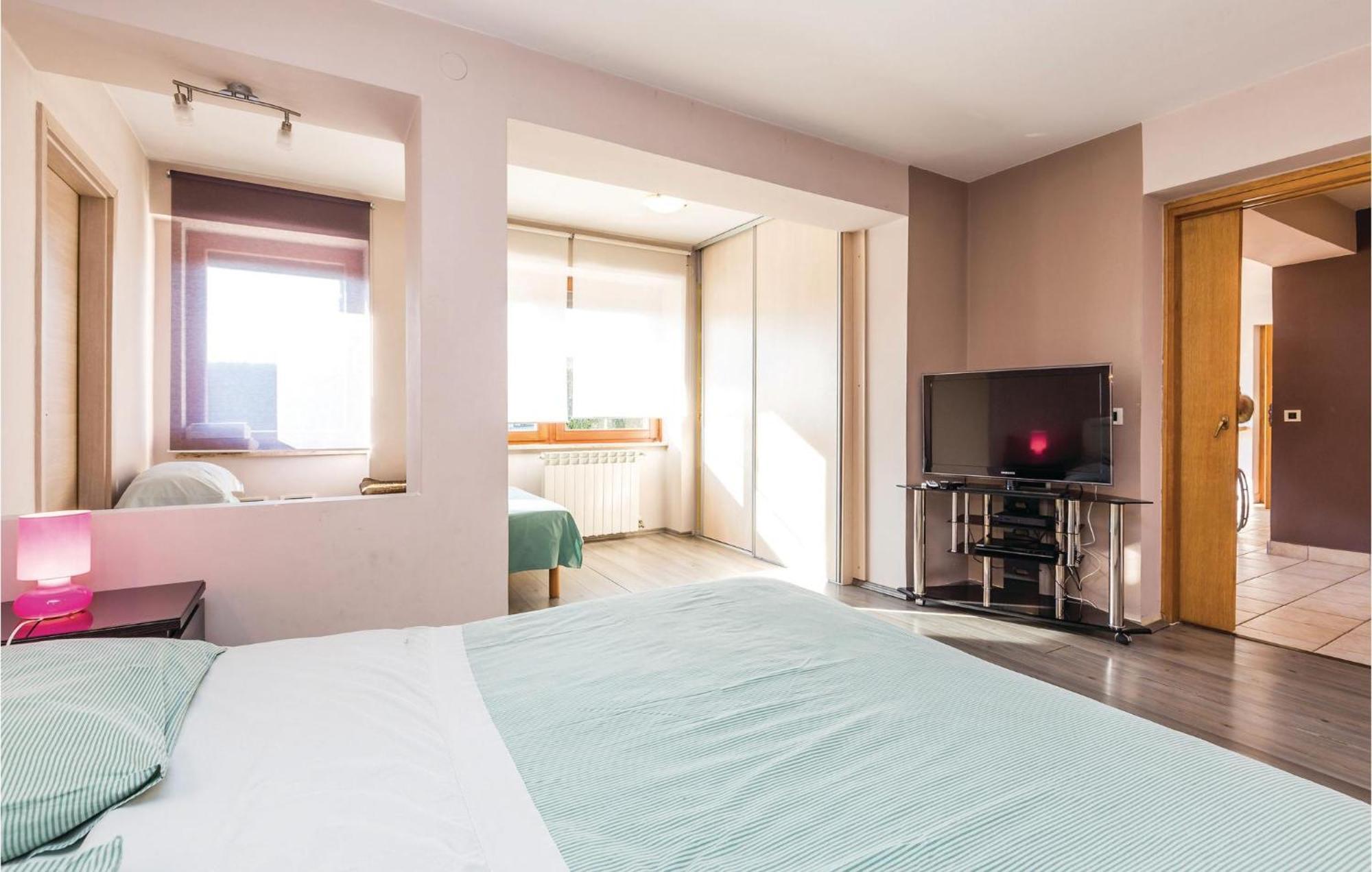 Stunning Apartment In Rijeka With 1 Bedrooms And Wifi Εξωτερικό φωτογραφία